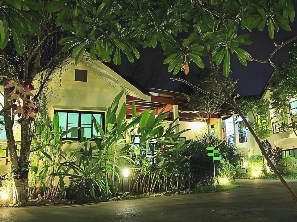 Chayada Garden House And Resort Hotel Nakhon Ratchasima Bagian luar foto