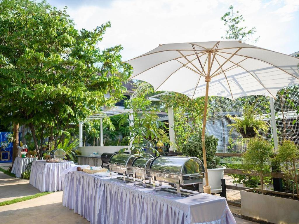 Chayada Garden House And Resort Hotel Nakhon Ratchasima Bagian luar foto