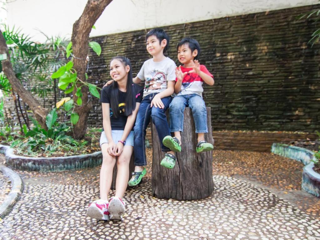 Chayada Garden House And Resort Hotel Nakhon Ratchasima Bagian luar foto