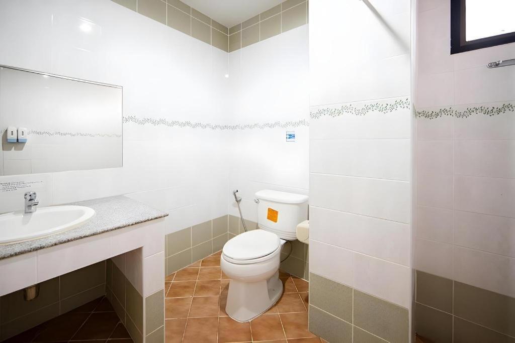 Chayada Garden House And Resort Hotel Nakhon Ratchasima Bagian luar foto