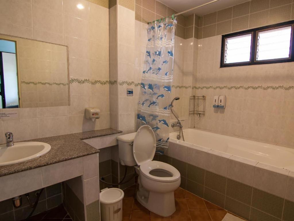 Chayada Garden House And Resort Hotel Nakhon Ratchasima Bagian luar foto